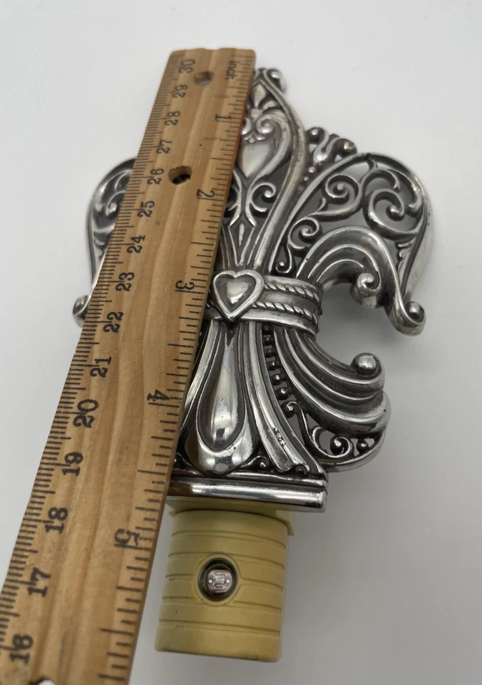 "Cubierta de luz nocturna vintage Brighton Nightlight Fleur de Lis corazones 4,5""x4""" Foto 3 de 4