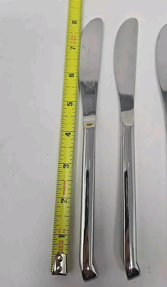 Set 4 The Cellar CLF 13 Stainless Japan  Dinner Knives - Image 2 of 4