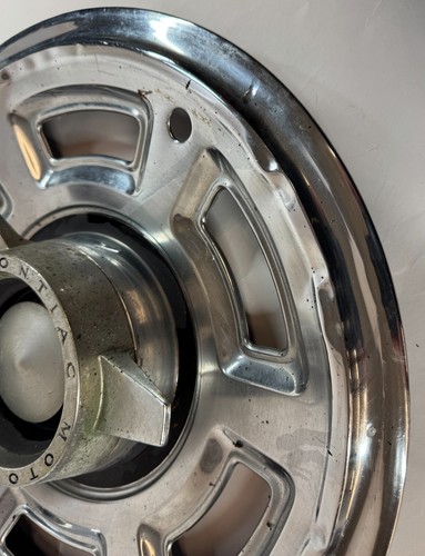 Pontiac GTO Tempest 1965 Full Set of 4 OEM Original Metal 15" Wheel Hubcaps - Picture 12 of 19