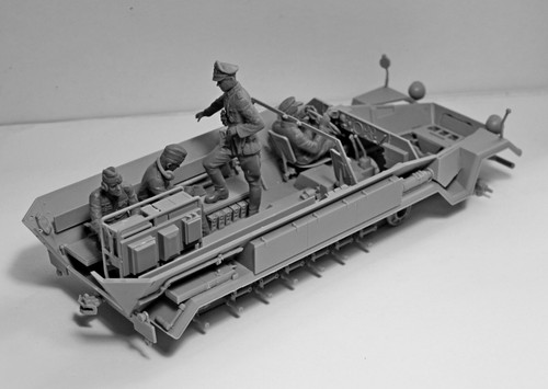 ICM 35644 Plastic model kit 1:35 German Command Vehicle Crew 1939-1942 4 figures - Picture 4 of 12