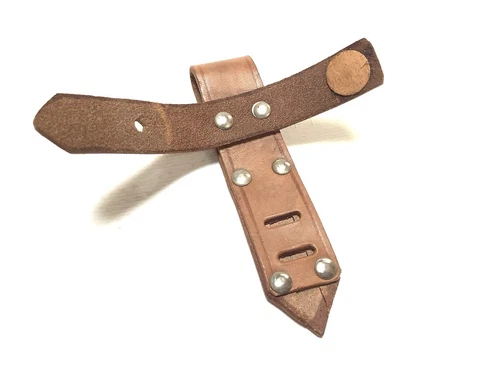 Polish Type 1  Bayonet Leather Frog