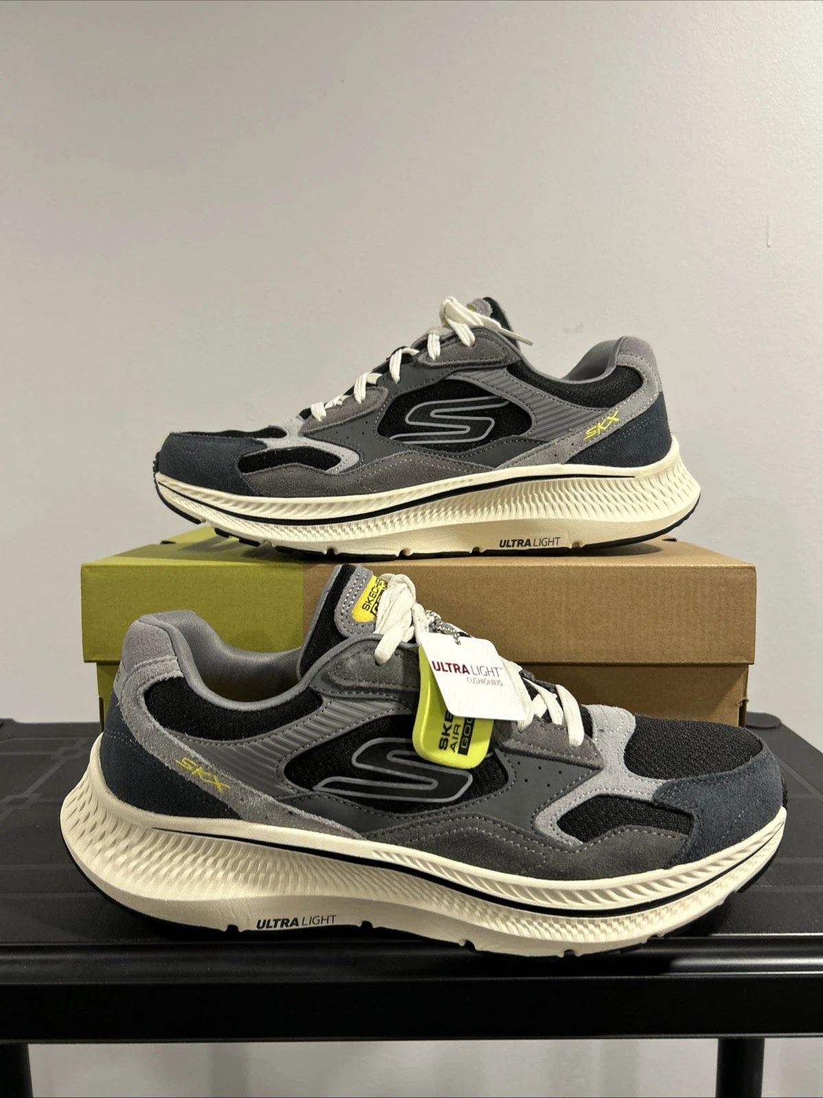 Skechers Go Run Consistent 2.0 Retro Runner V1 Charcoal/B Men's Sizes