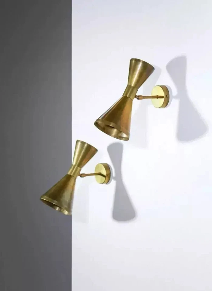 Par de apliques de pared italianos contemporáneos Diabolos de latón macizo para el hogar Foto 4 de 4