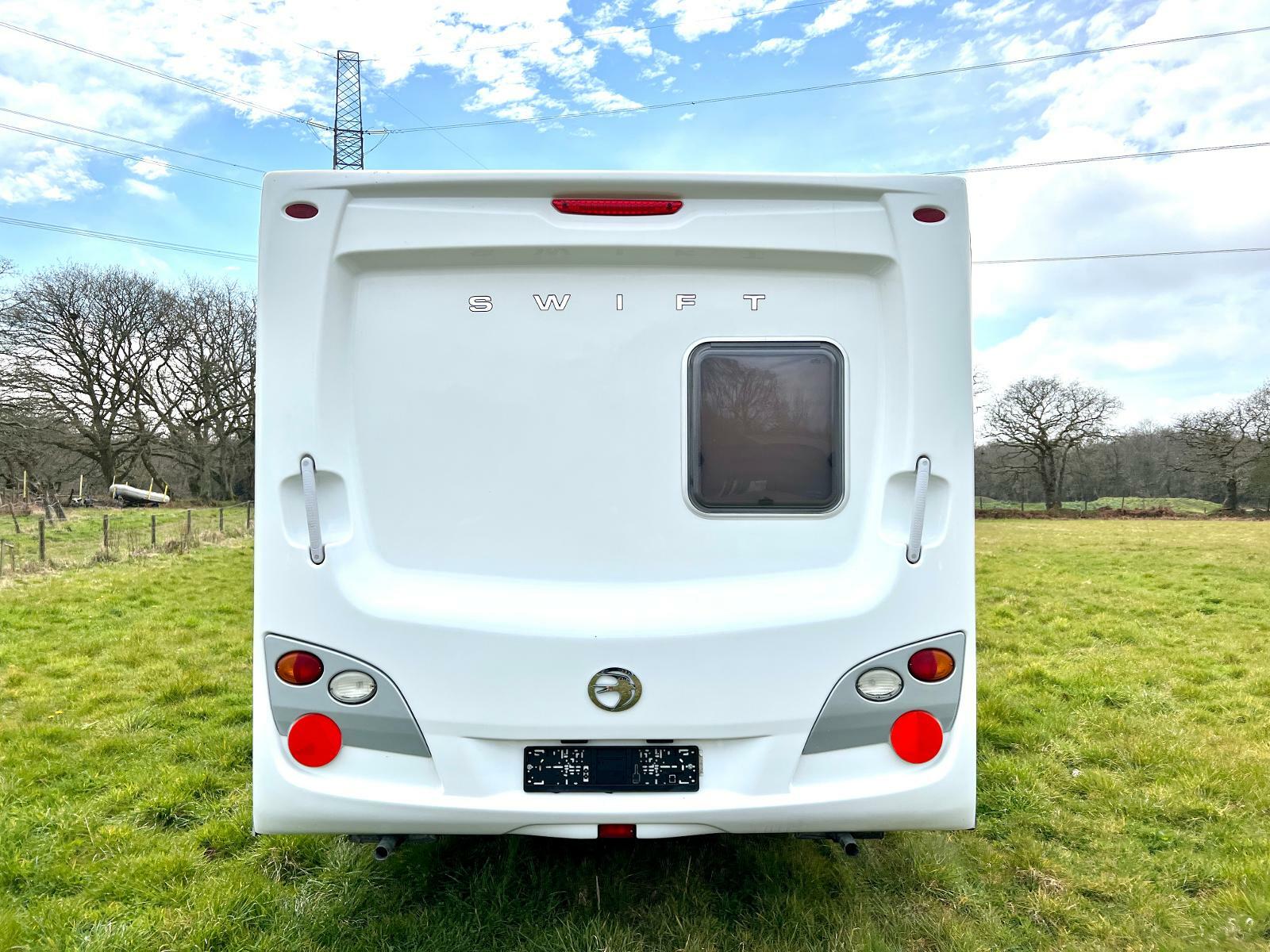 2010 Swift Conqueror 480 Caravan Motor Mover **End Bathroom Top of