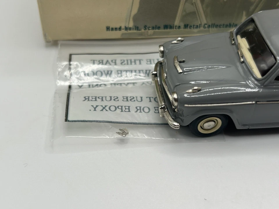 1/43 Lansdowne Models LDM.82 1957 Austin A55 Cambridge MK1 Brooklin Box 613 Grey - Image 3 of 4
