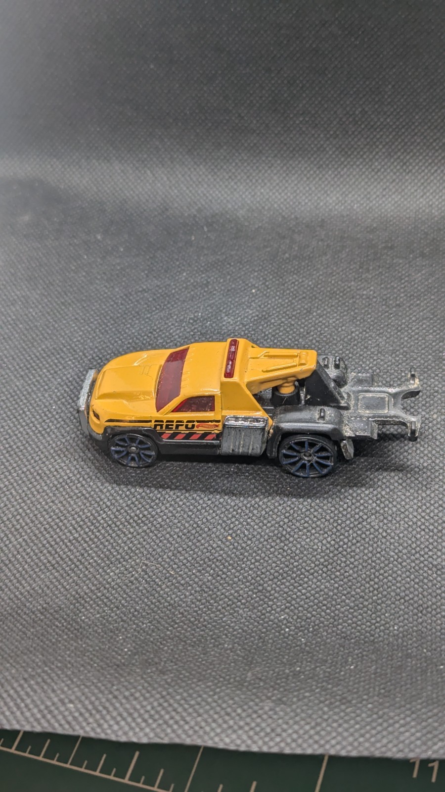 2014 Hot Wheels Repo Duty Yellow HW City Works