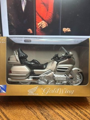 New-Ray Toys 1:12 Scale Honda Goldwing Silver SS49253B | eBay
