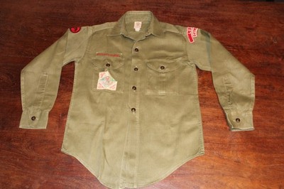 Boy Scouts of America BSA Youth Shirt Green Medium?? Size 13 Sewn Patches