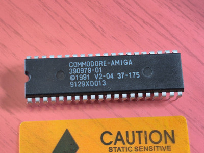   CHIP Commodore 390979-01 Kickstart 2.04   Amiga 500 / 500+ / 2000  