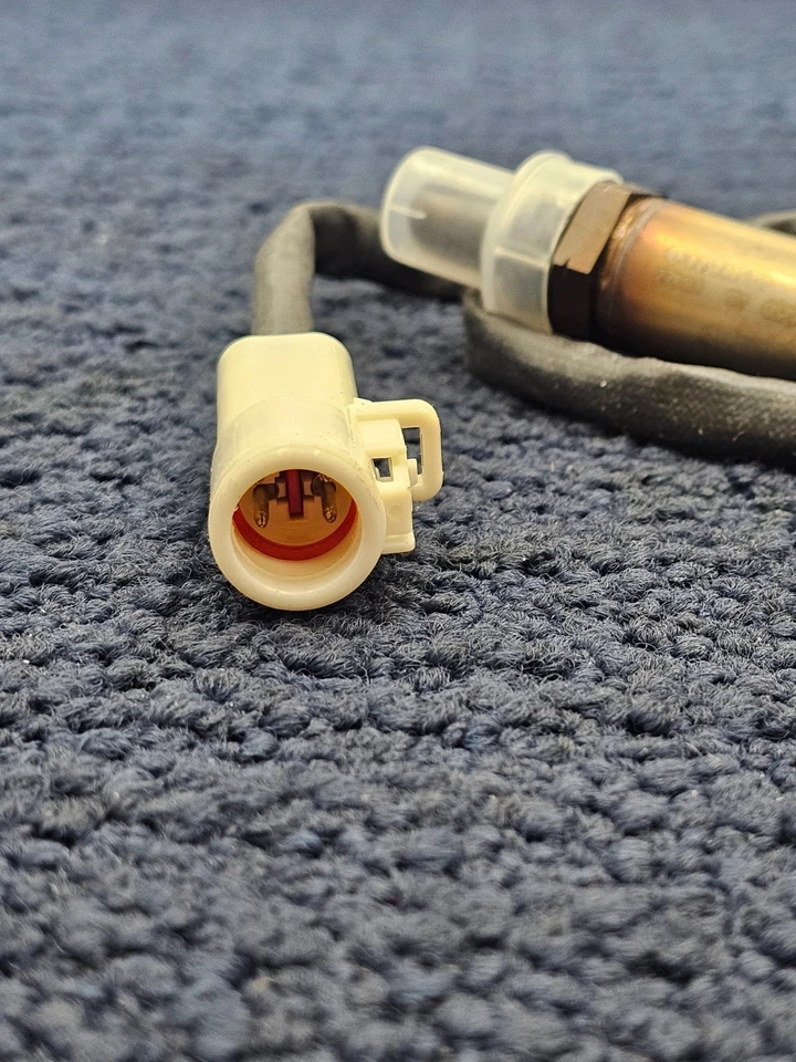 Sensor de oxigênio Bosch 15719 compatível com 1994-1996 Ford E-350 Econoline Club Wagon - Imagem 4 de 4