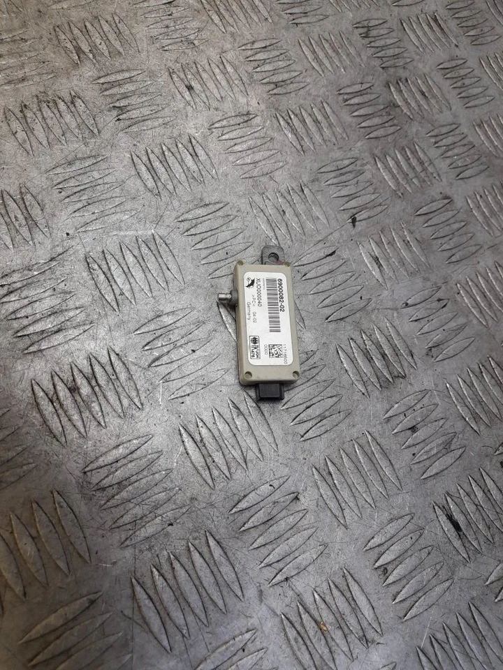 MODULO AMPLIFICATORE ANTENNA LAND ROVER RANGE ROVER 2002-2012 6900082-02 - Immagine 4 di 4