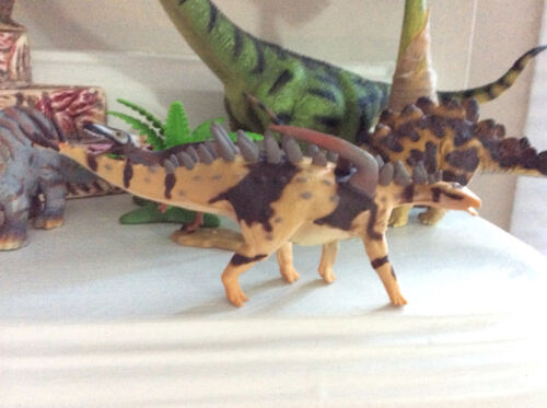 Figure Gigantspinosaurus for sale online 2017 Collecta Dinosaur Toy