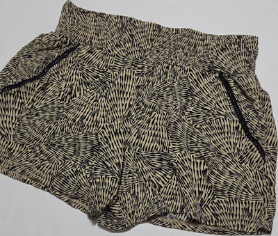 Three Dots Women's Geometric Pattern Casual Shorts Black Beige Rayon Size S