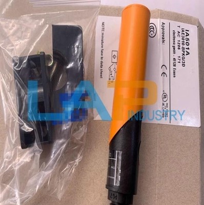 1 pc. New Proximity switch IA501A sensor IAE3010-BPKG/3D #vn