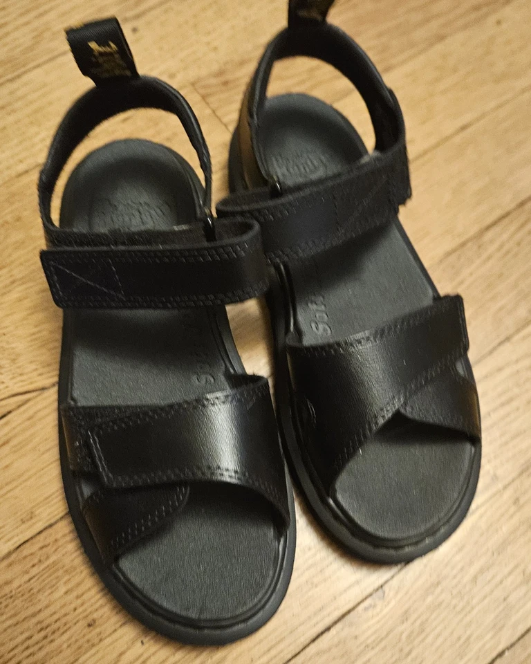 Sandalias Dr. Martens® de cuero Vossie para niños grandes talla 2 en negro Foto 4 de 4