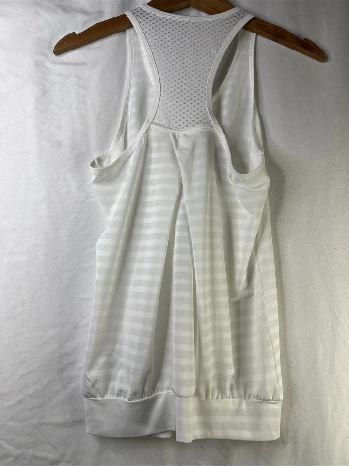 Regata Lija activewear malha traseira listra horizontal branca feminina tamanho: XSmall - Imagem 3 de 4