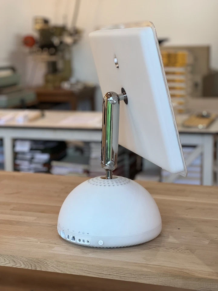 Great Condition + Working  Apple iMac G4 20" 1.25GHz PowerPC Model 4,5 2003 - Image 3 of 4