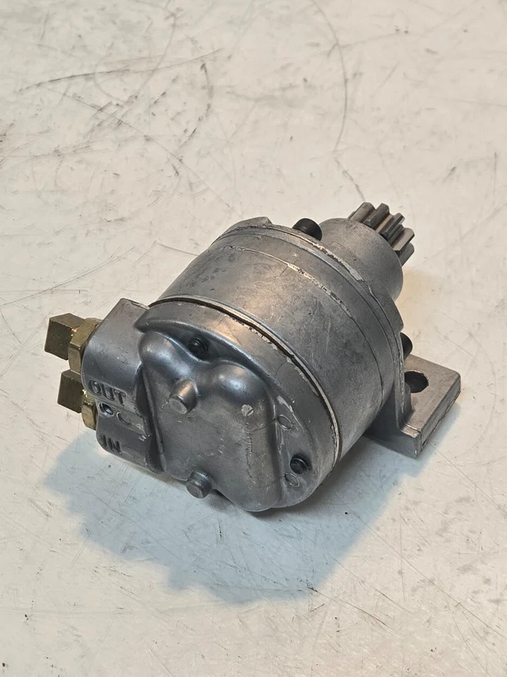 Oil Pump for Ridgid Threading Machine 62052 | 10 Tooth Sprocket 10mm Mount Holes - Image 2 of 4