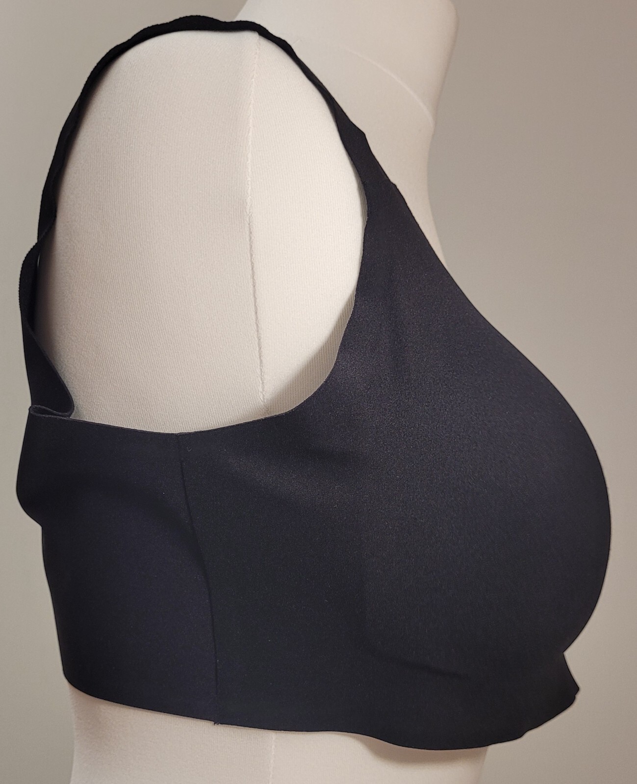 Sports Bra Small UK8/10 Black Seamless Padded by INOC IN NEED OF CHALLENGE NWT image 2