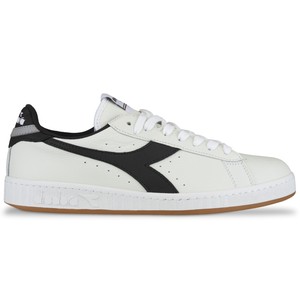 black diadora trainers