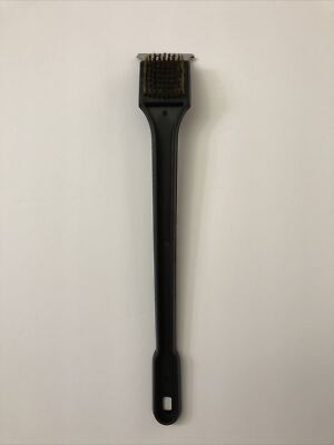 1 PC BBQ GRILL BRUSH 18  LONG HANDLE WITH QUICK CLEAN SCRAPER