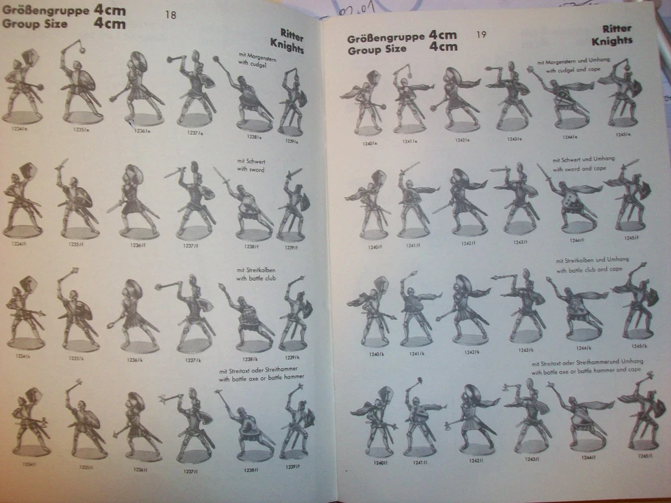 Konvolut 24 Merten Kunststoff Figuren Rohlinge Ritter Knights + 46 Waffen zu 4cm - Bild 2 von 2