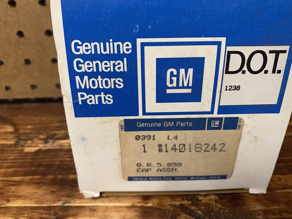 Cubierta de rueda central vintage Chevy Monte Carlo El Camino Malibu 1982 NUEVO STOCK ANTIGUO Foto 4 de 4