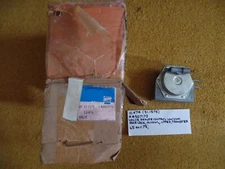 1965 Cadillac Vacuum Door Lock Upper Transfer Valve (Master Valve) NOS 4507173