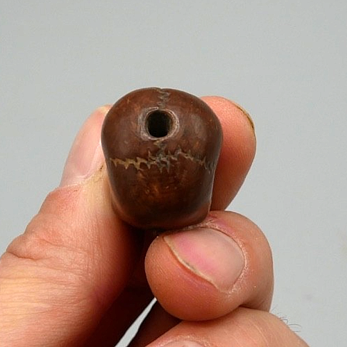 Vanité, Memento Mori en bois sculpté, Crâne, Perle de Chapelet, XVIIIème - Imagen 4 de 7