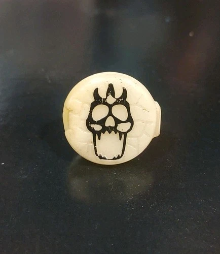 Vintage 1982 MOTU Trap Jaw Castle Grayskull Glow In The Dark Ring Part Accesory!