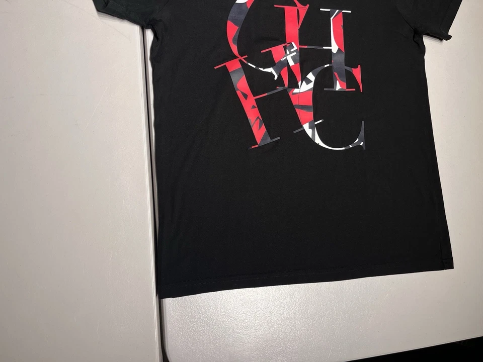 Camiseta Carolina Herrera Hombre Grande Negra Roja Azul Blanca Logo Grande Algodón Camiseta Foto 3 de 4