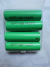 4 PACK in Plastic Case 25RS, 3.7V Flat Top Real 2500mAh 18650 2PCS 25RS Flat Top