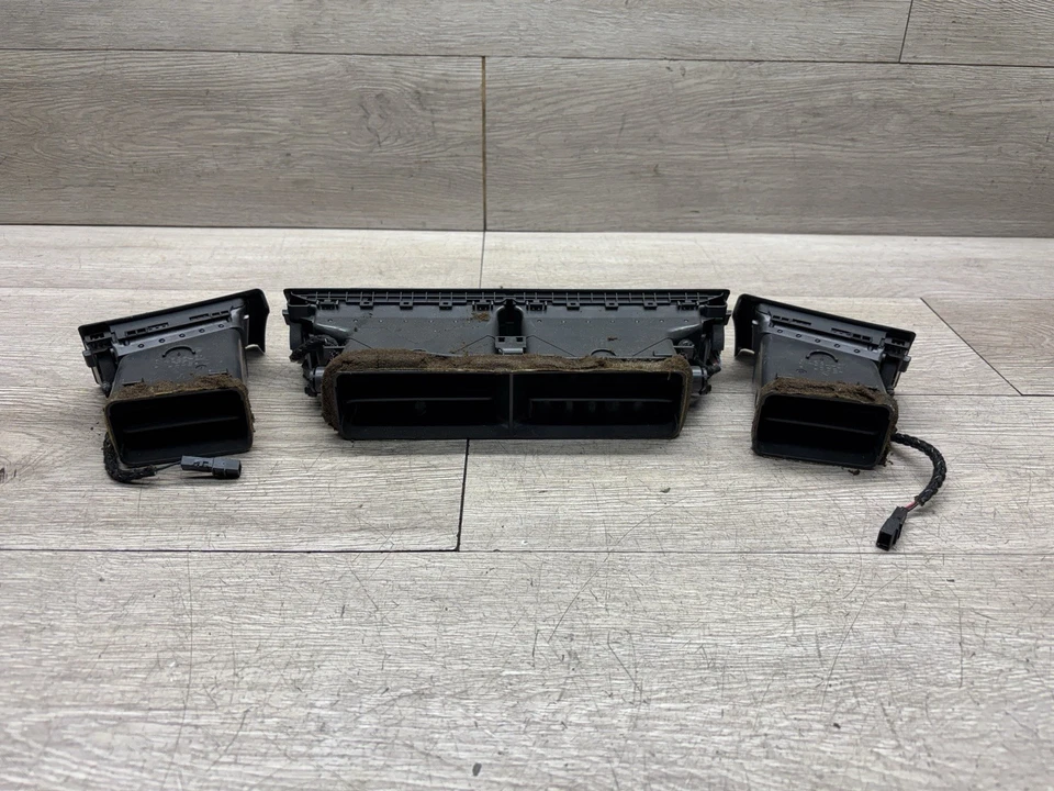 Audi S4 A4 B6 02-05 Interior Vent Set USED OEM 8E0 820 951 H / 902 F / 901 F - Image 2 of 3