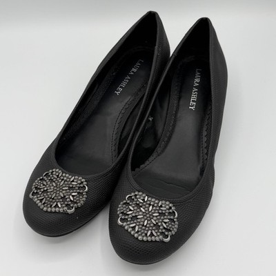 Womens Laura Ashley Shoes  Elton   Size 10 Medium Textured Black W/ Metal Accent