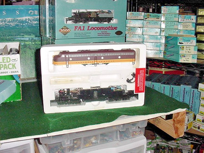 HO Scale  ILLINOIS CENTRAL  E8/9 Locomotive #4022 Proto 2000 Life Like 8713