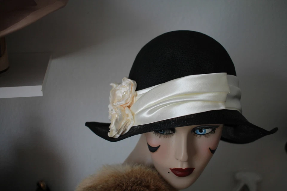 Sombrero de fiesta estilo vintage de los años 20 Foto 3 de 4