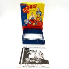 Vintage DAVIS Adjustable Loom Metal Weaving Loopers & Yarn No. 60A USA 4"-7"
