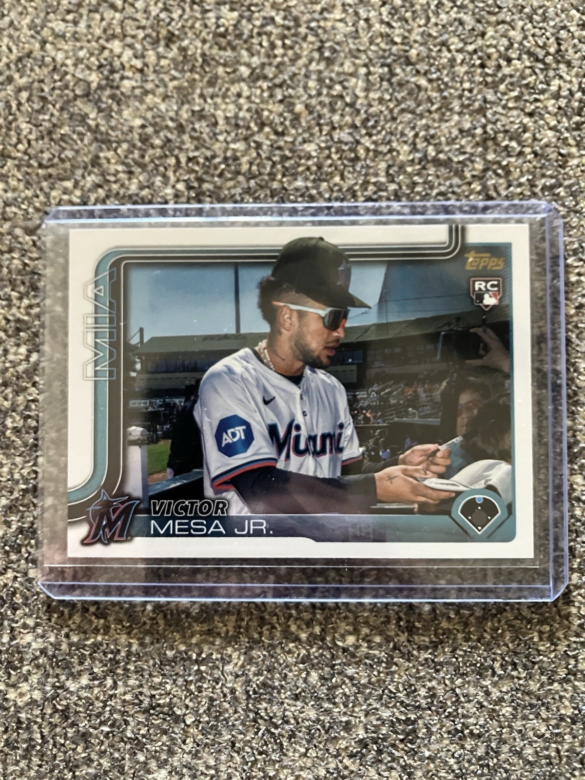 2025 Topps Update Victor Mesa Jr Golden Mirror Image Variation SSP #US220 RC