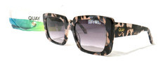 Quay Total Vibe 1212 sunglasses Tan Tortoise Square frame, wider frame