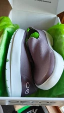 Women's size 7 Oofos OOmg eeZee Low Shoe recovery Oofos slipon shoe NIB gray