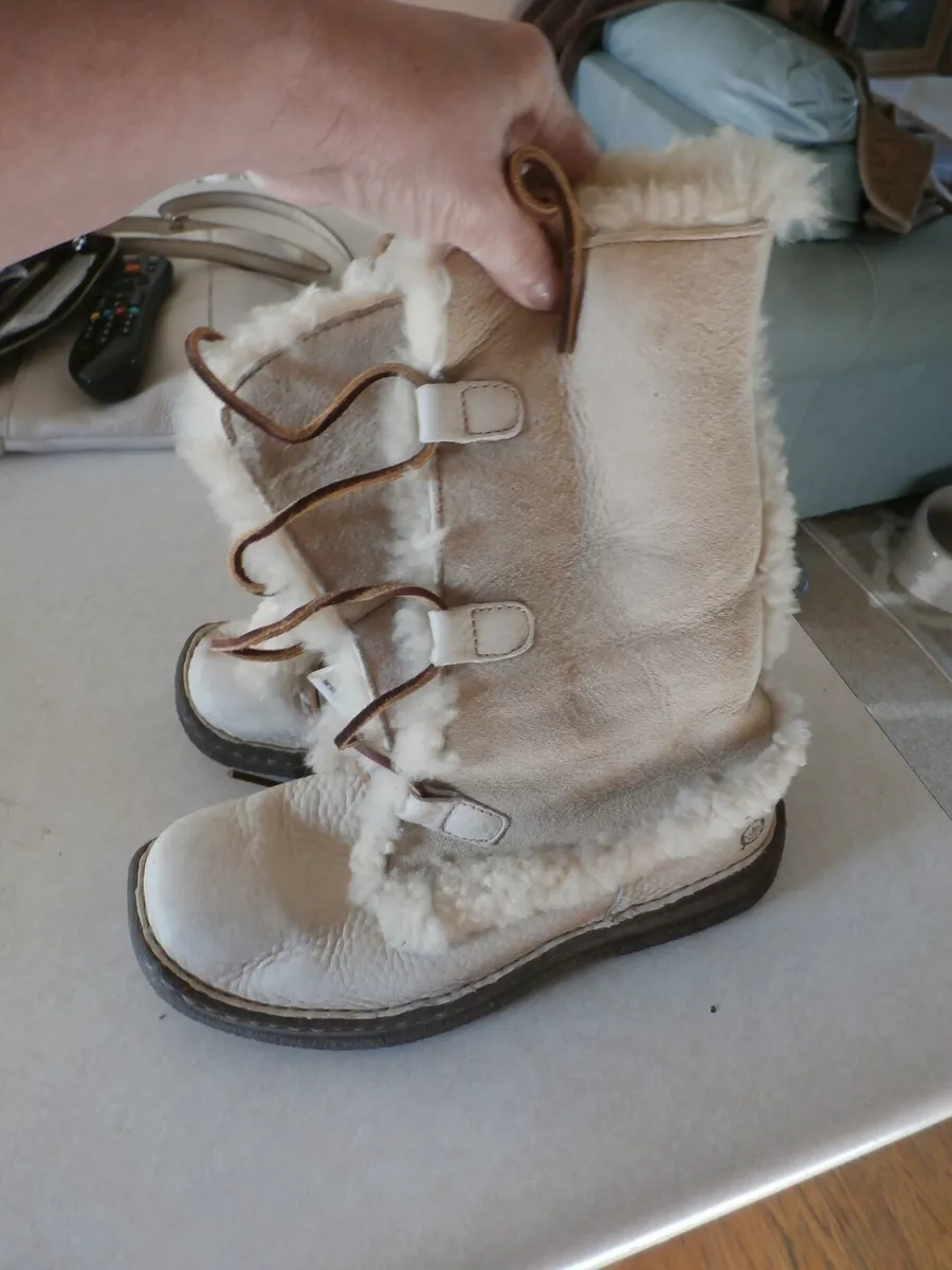 LNC born sheepskin boots beige 7 euro 38 mid calf lace up