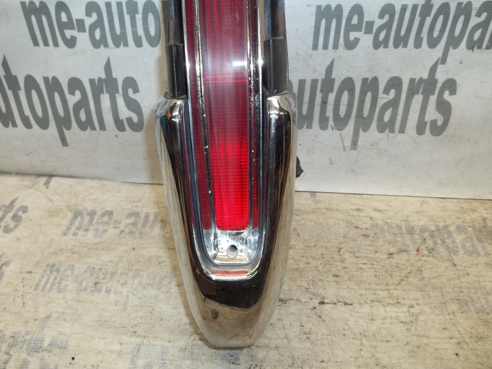 1989-1993 Fleetwood Deville FWD Left Taillight Lamp Housing Bumper Extension - Image 3 of 4
