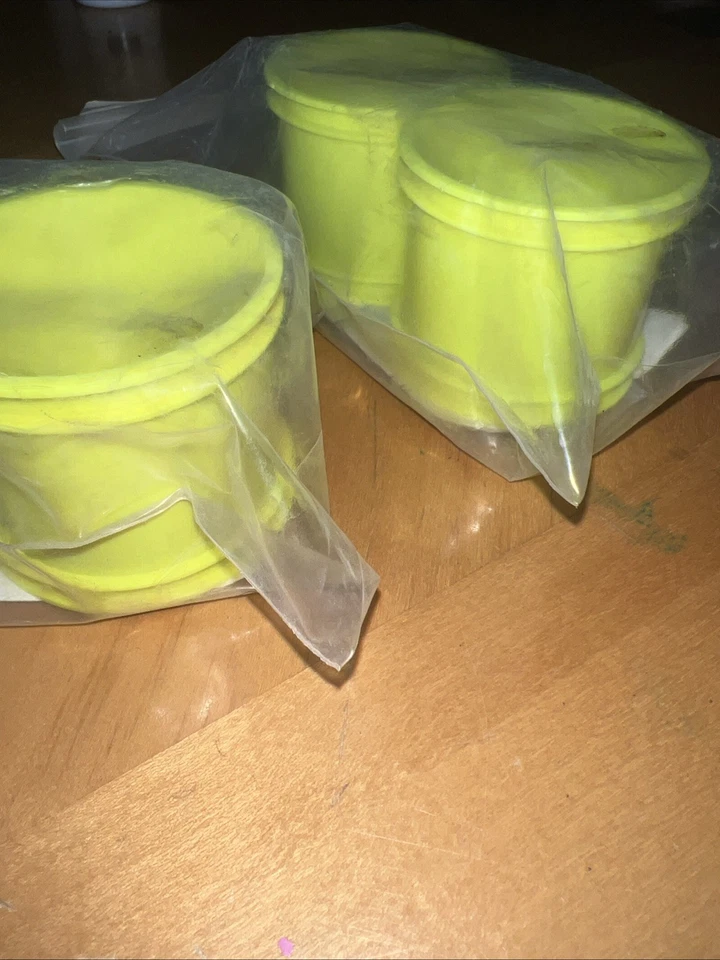 Team Associated  2.2 Truck Wheels 7842Y 7803y Front And Rear Wheels Rims Yellow - Image 4 of 4