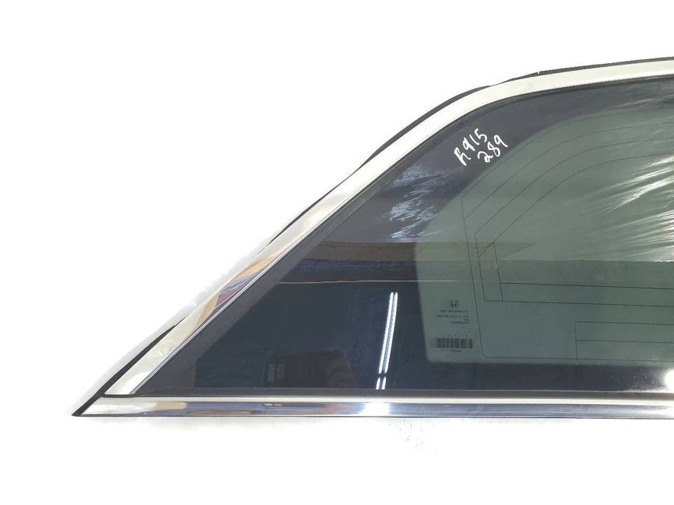 Cuarto de cristal trasero derecho Honda Odyssey 2011 2017 OEM Foto 4 de 4