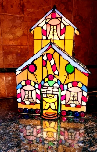 TIFFANY STYLE NIGHT LAMP STAIN GLASS GINGERBREAD HOUSE VINTAGE