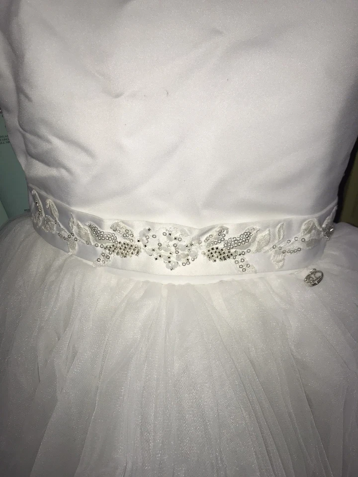 Abito prima comunione per bambina 9-11 anni. Con tulle e brillanti - Immagine 3 di 4