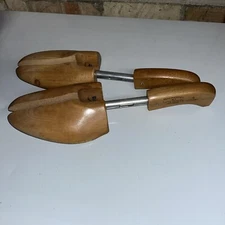 Vintage Rochester NY, Shoe Tree Co Wooden Shoe Tree Stretchers # 4  Mohaw - Read