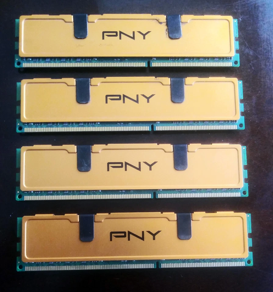 Lot of 4 PNY 16GB/4GBX4 PC3-10600 DDR3-1333 MHz 240-Pin DIMM RAM C0MHHHT-HS - Image 2 of 2