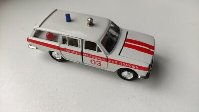 Saratov 1/43 scale GAZ 24 VOLGA station wagon Ambulance 03