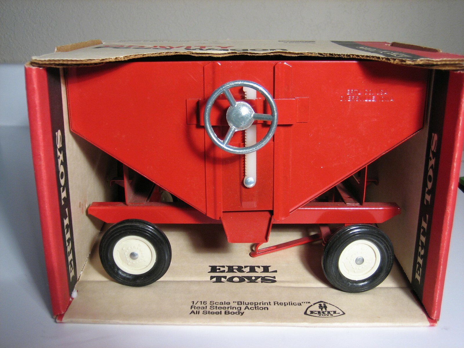 JOHN DEERE IH  ERTL TOY GRAVITY  WAGON TONGUE